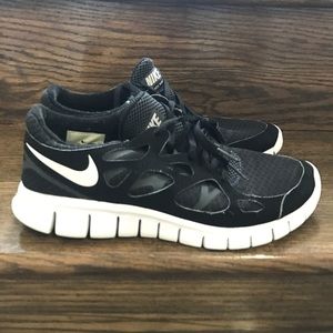 nike free run 2 black and white